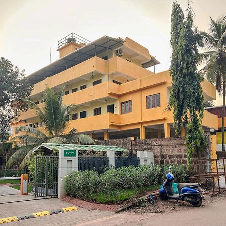La Costa Residency Hotel Anjuna Bagian luar foto
