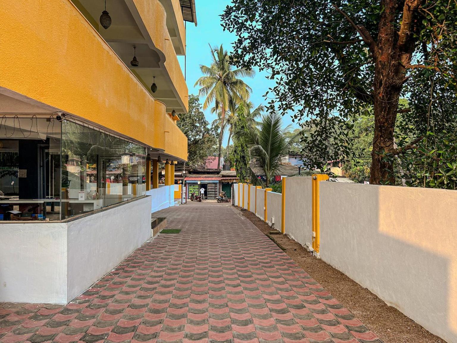 La Costa Residency Hotel Anjuna Bagian luar foto
