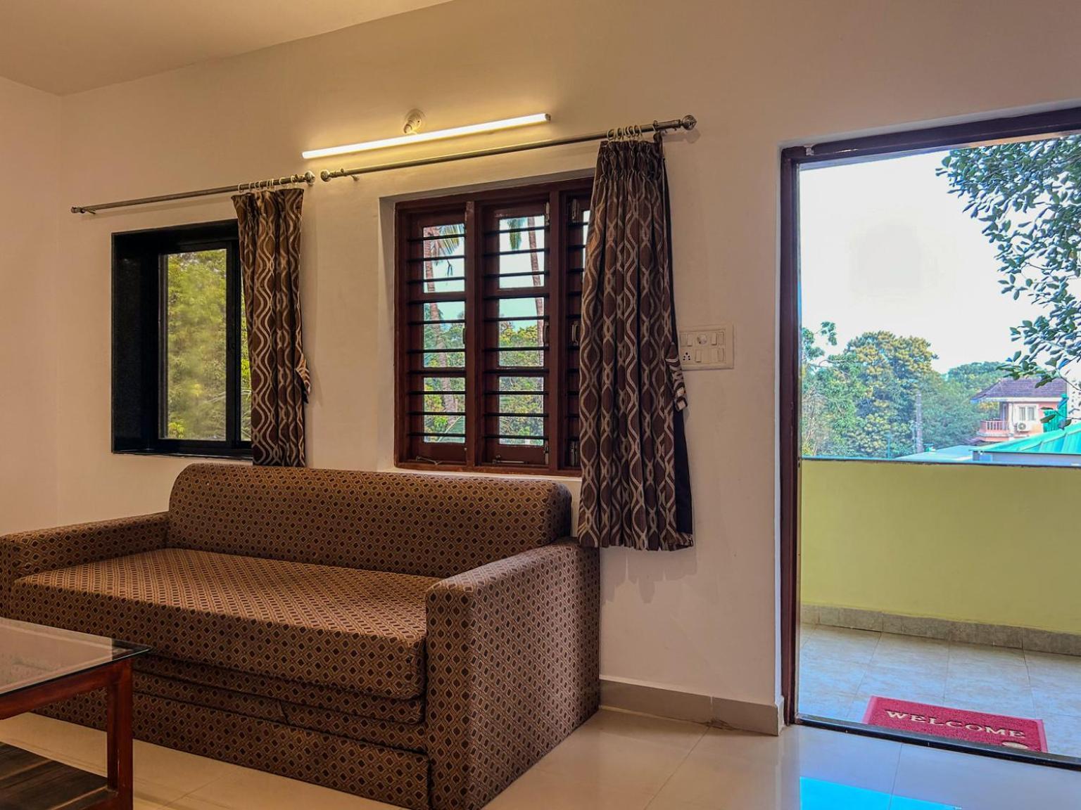La Costa Residency Hotel Anjuna Bagian luar foto