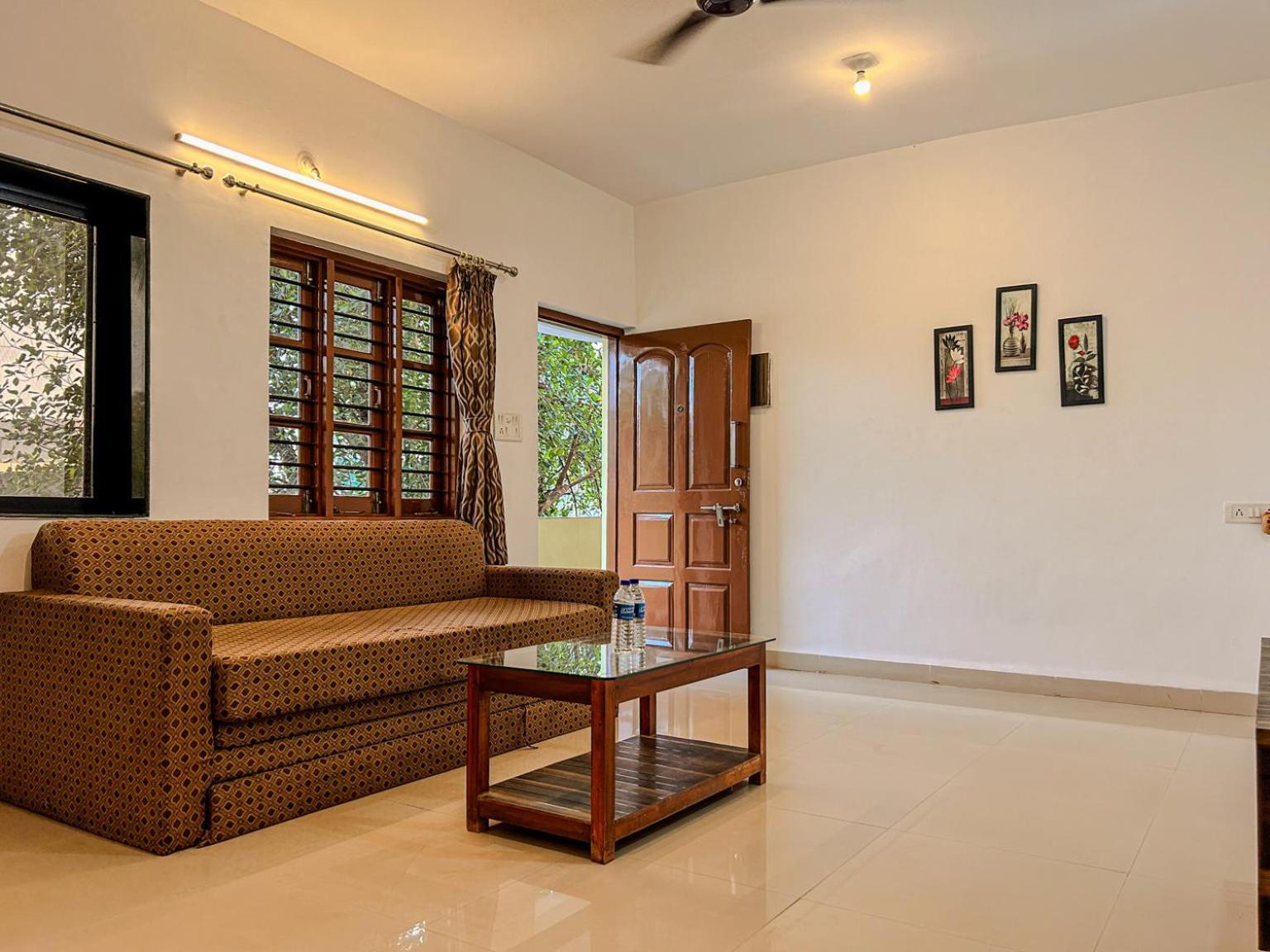 La Costa Residency Hotel Anjuna Bagian luar foto