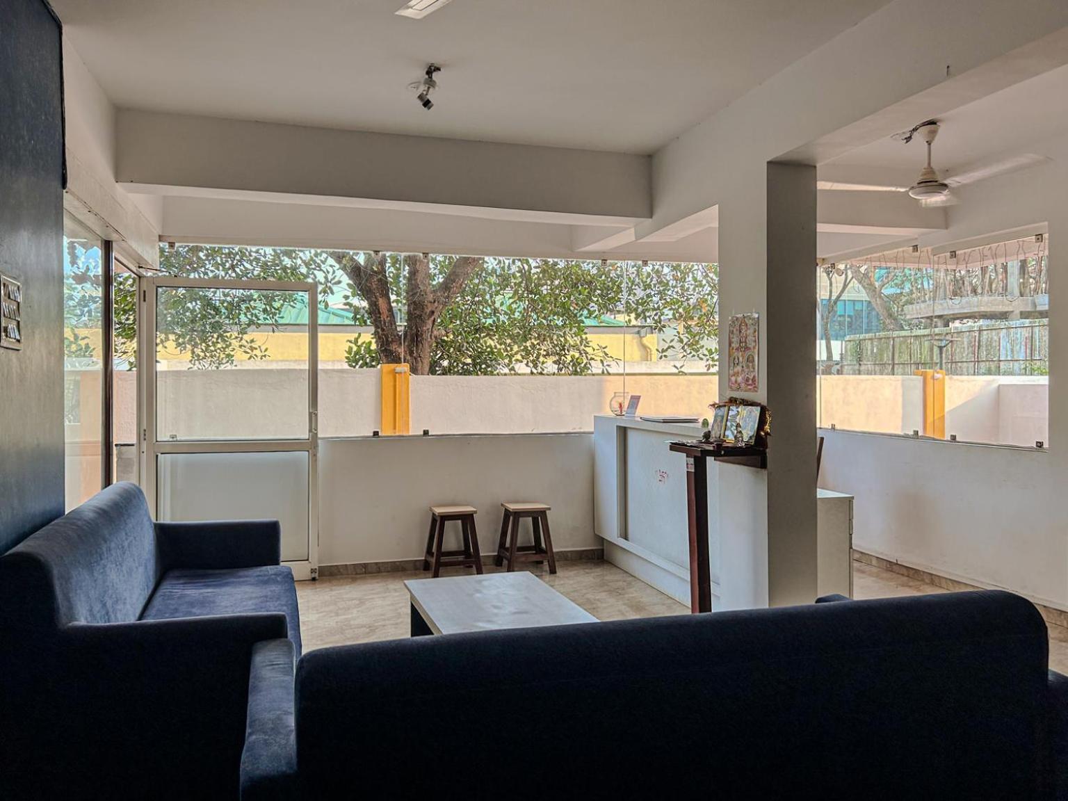 La Costa Residency Hotel Anjuna Bagian luar foto