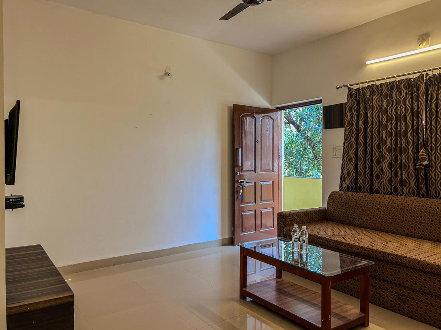La Costa Residency Hotel Anjuna Bagian luar foto