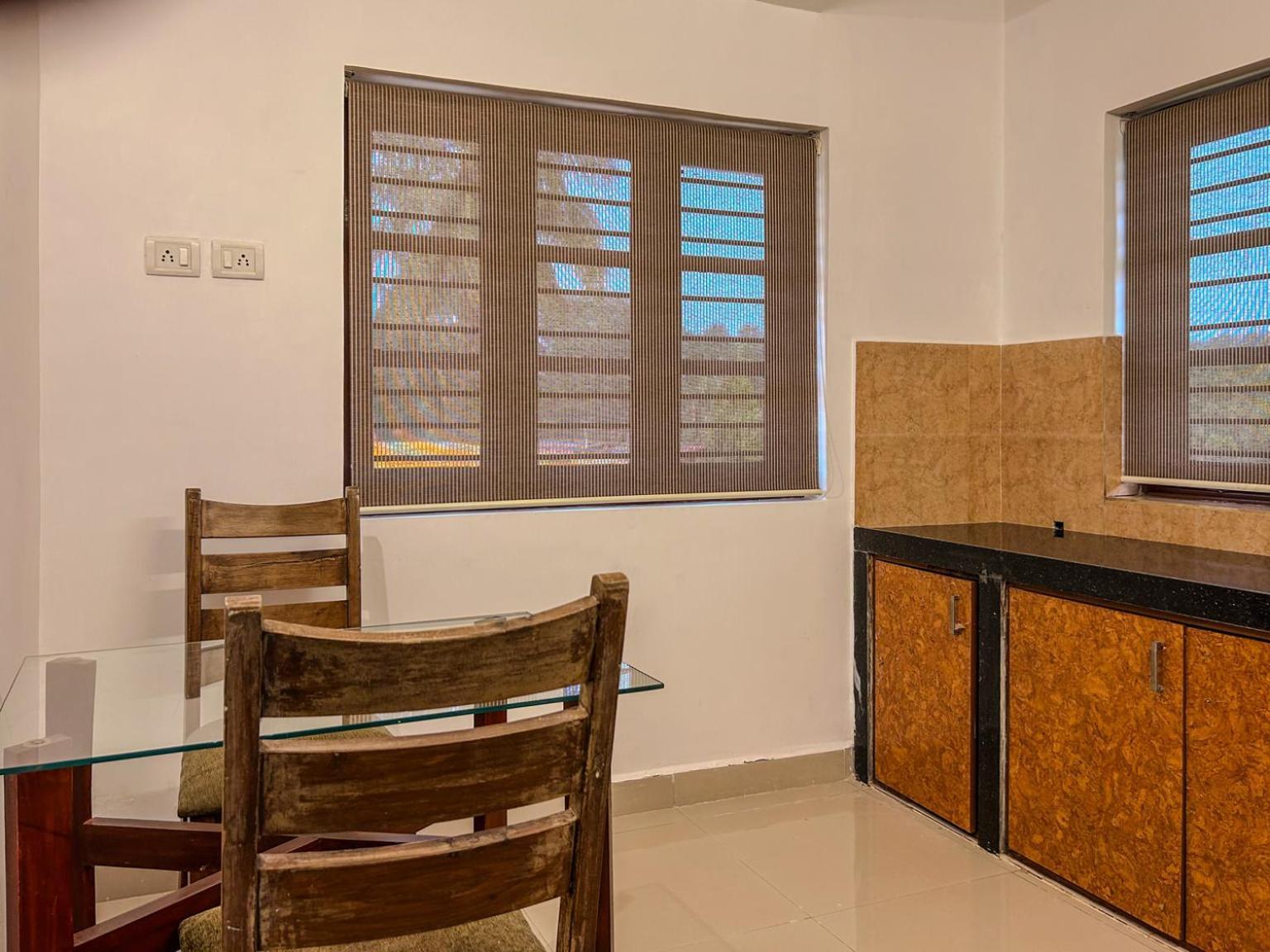 La Costa Residency Hotel Anjuna Bagian luar foto