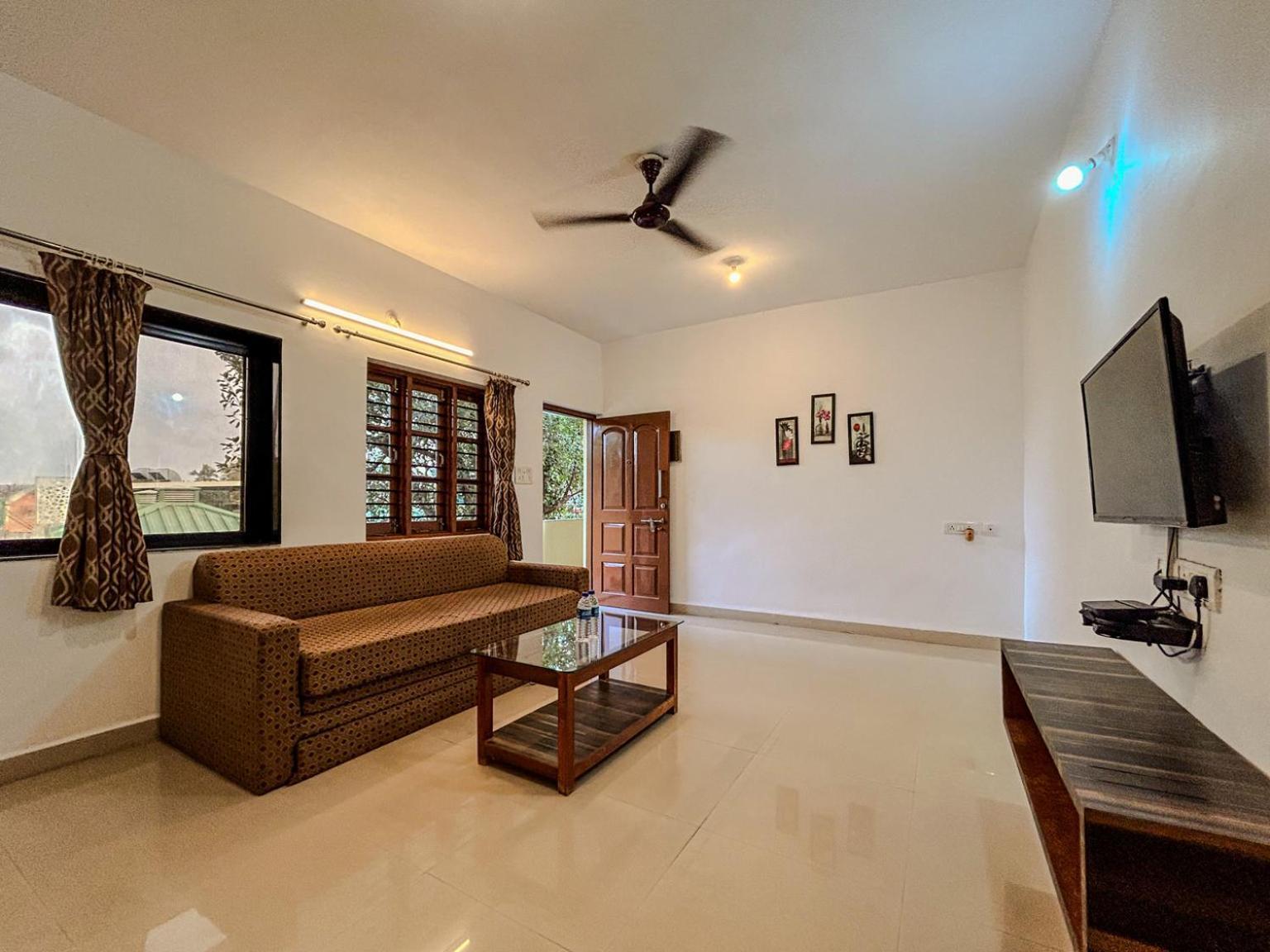 La Costa Residency Hotel Anjuna Bagian luar foto