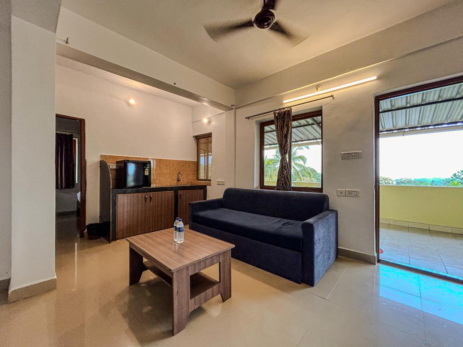 La Costa Residency Hotel Anjuna Bagian luar foto