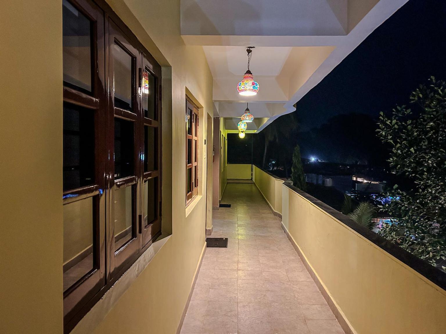 La Costa Residency Hotel Anjuna Bagian luar foto