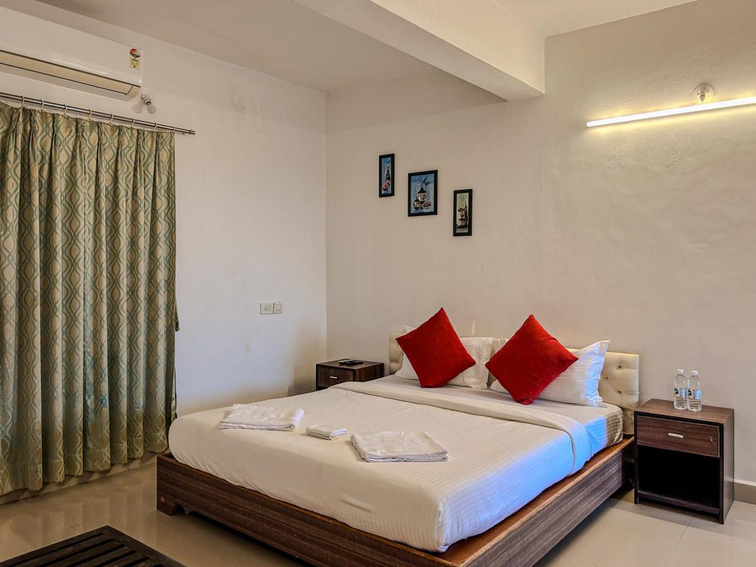 La Costa Residency Hotel Anjuna Bagian luar foto