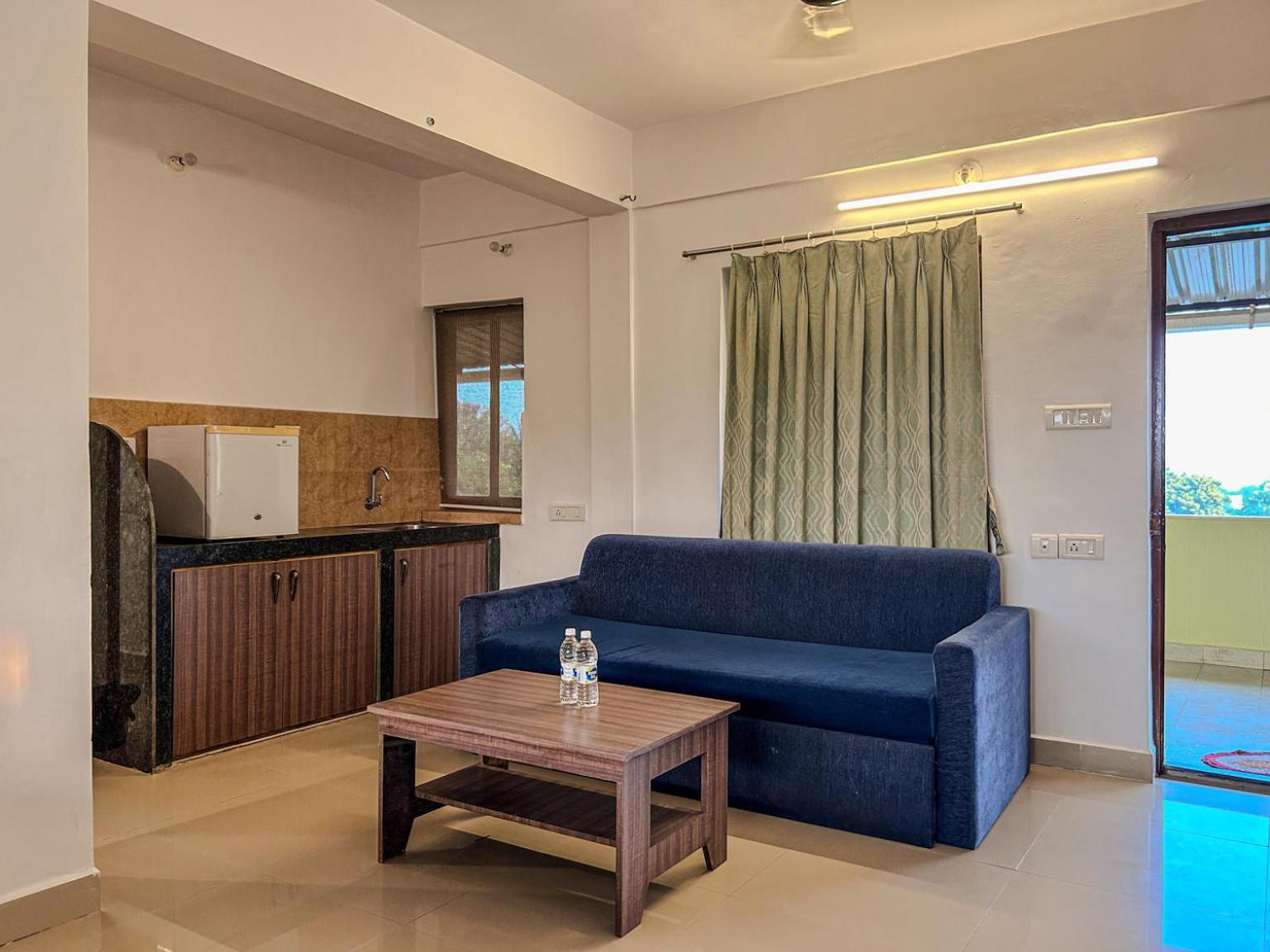 La Costa Residency Hotel Anjuna Bagian luar foto