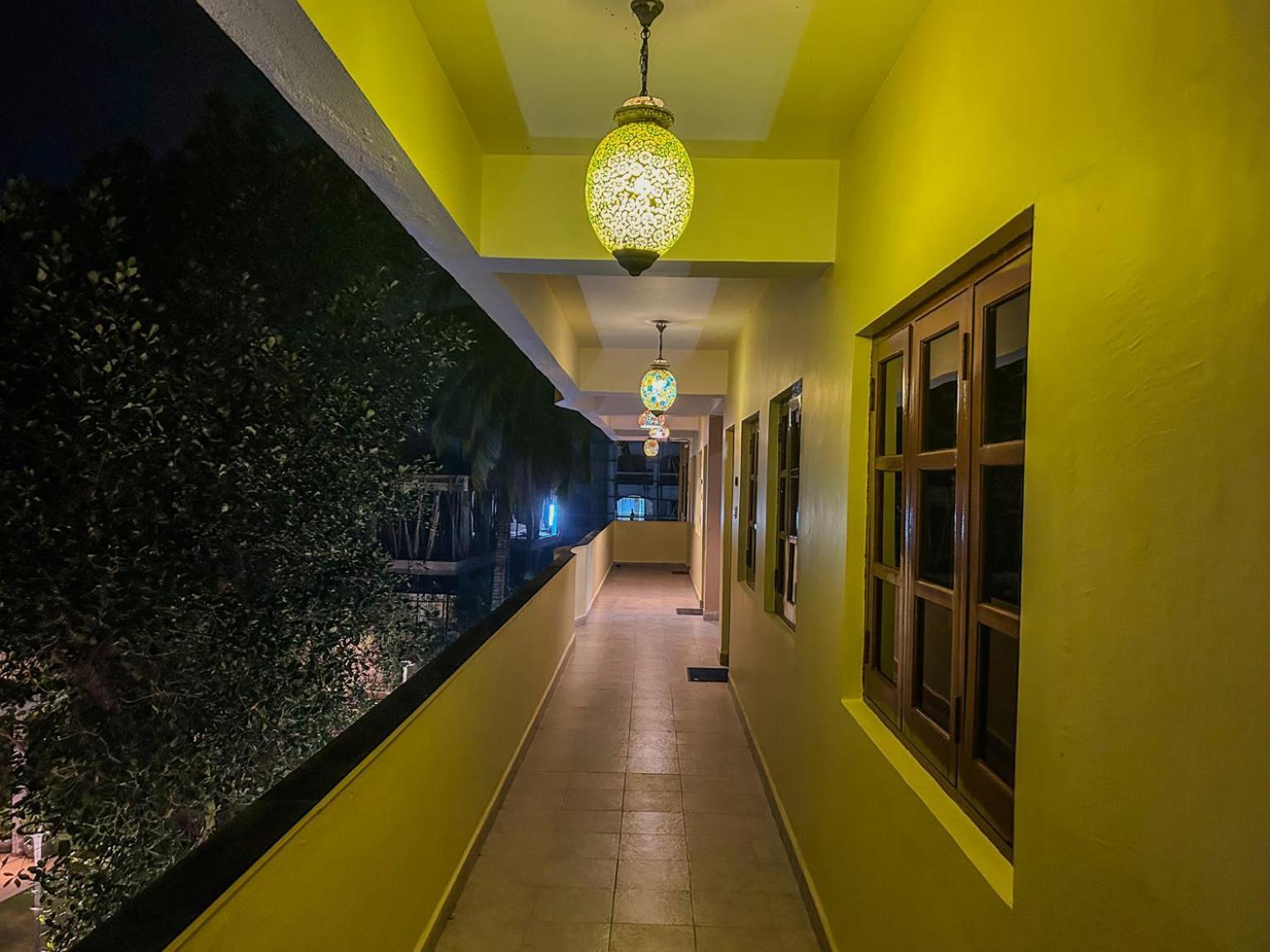 La Costa Residency Hotel Anjuna Bagian luar foto