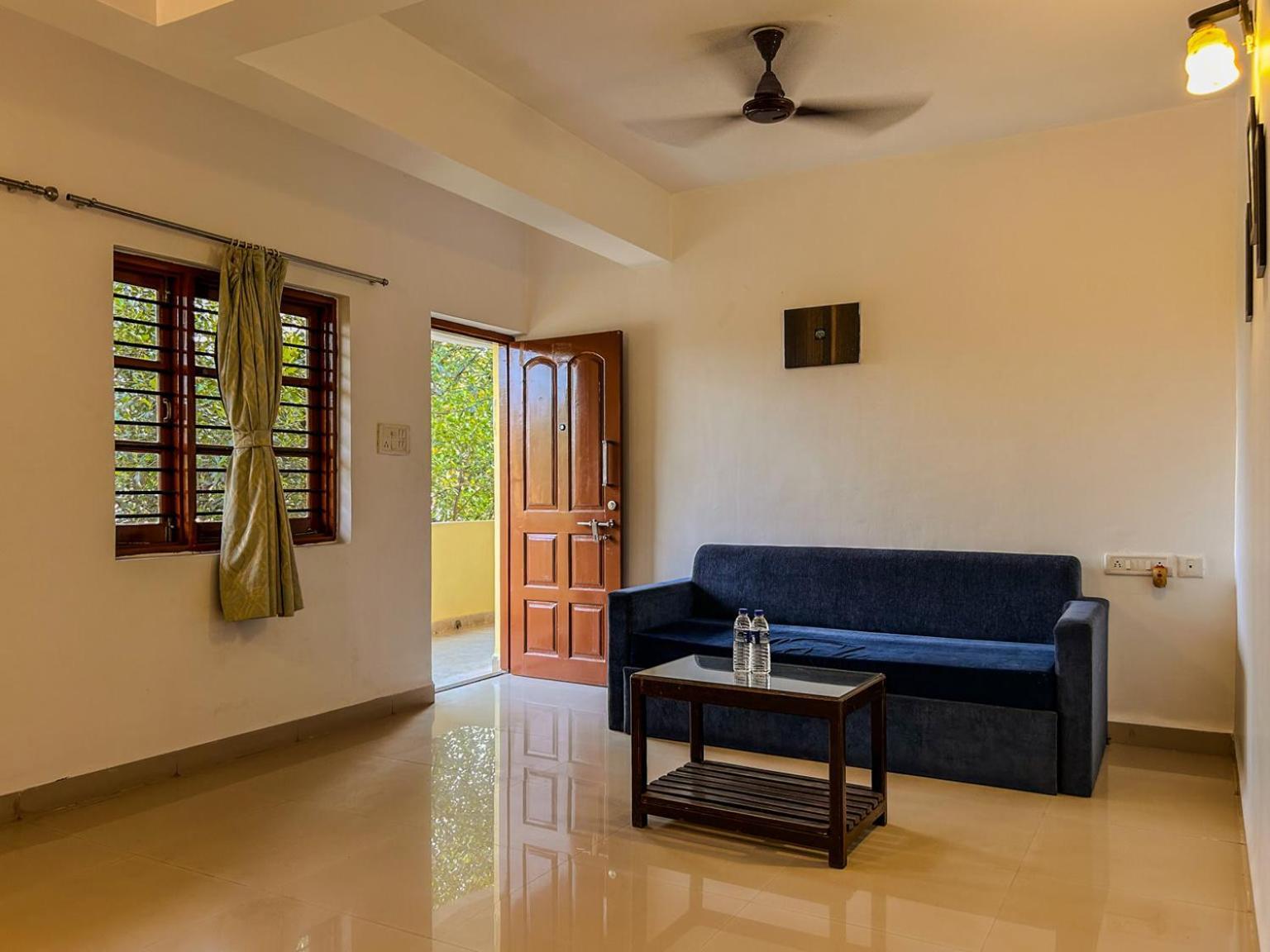 La Costa Residency Hotel Anjuna Bagian luar foto