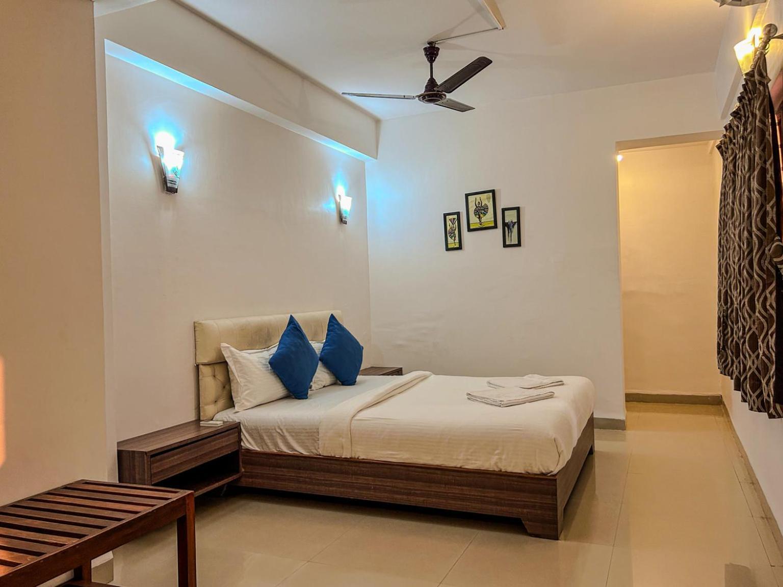 La Costa Residency Hotel Anjuna Bagian luar foto