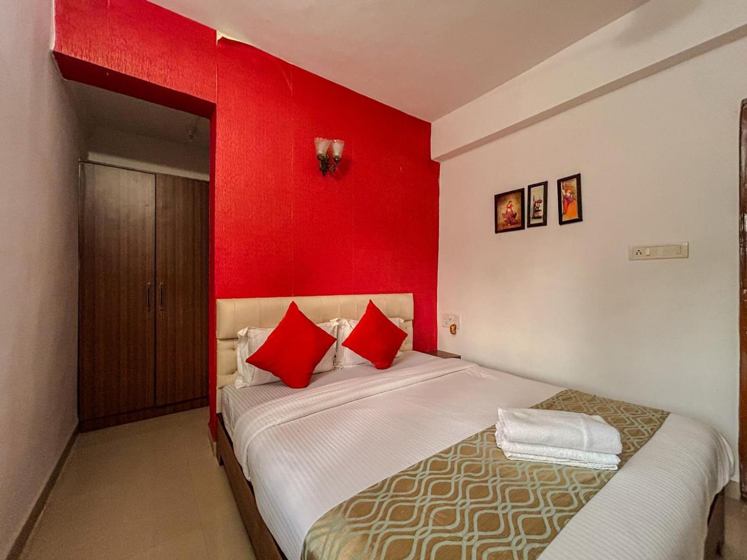 La Costa Residency Hotel Anjuna Bagian luar foto