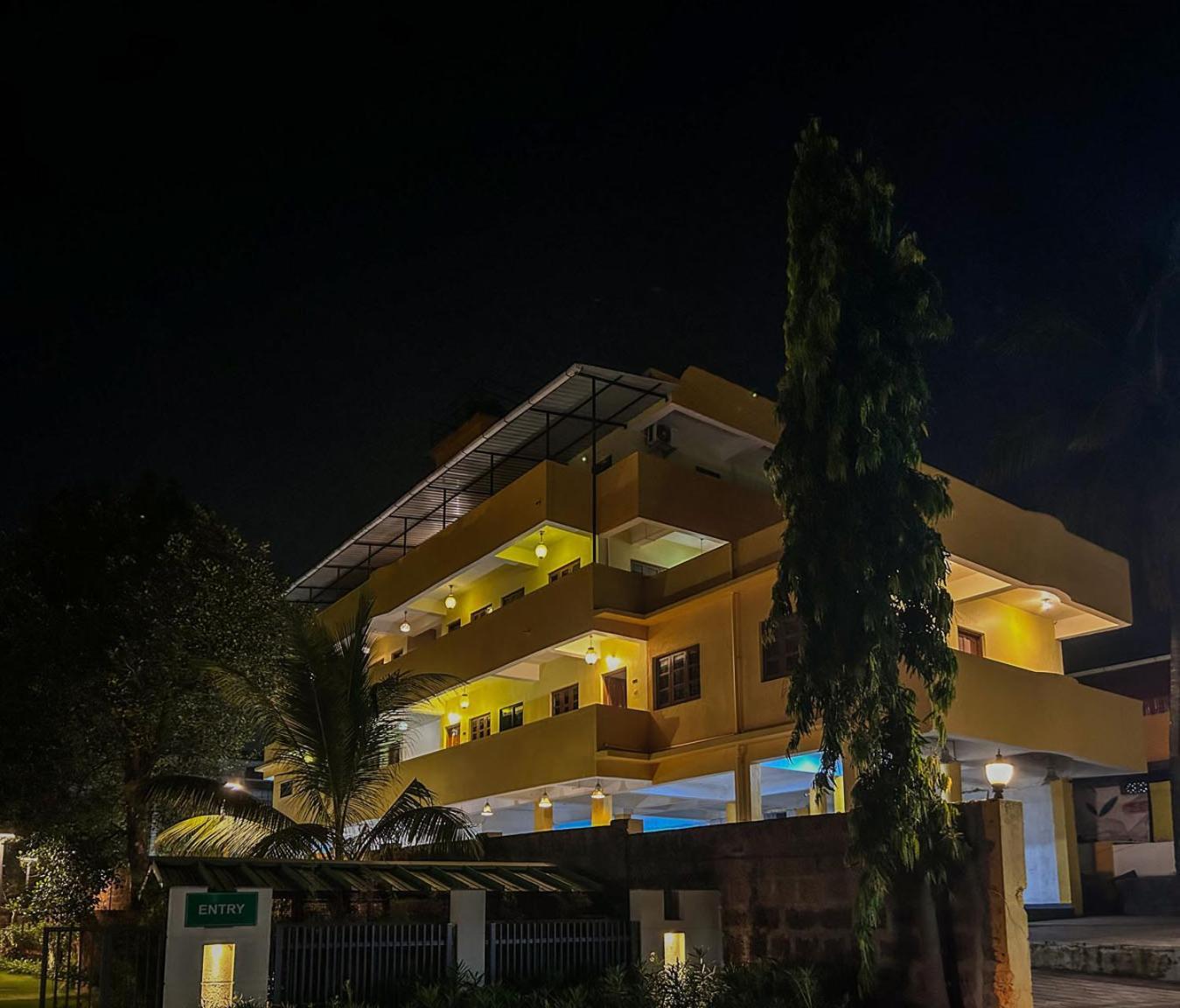 La Costa Residency Hotel Anjuna Bagian luar foto